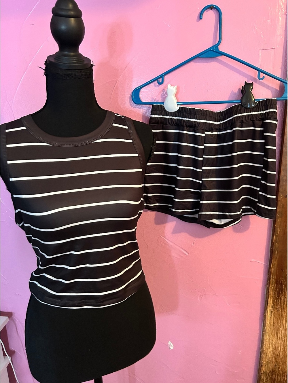 New Women's Black and White Striped Two-Piece Tank Top and Shorts Set